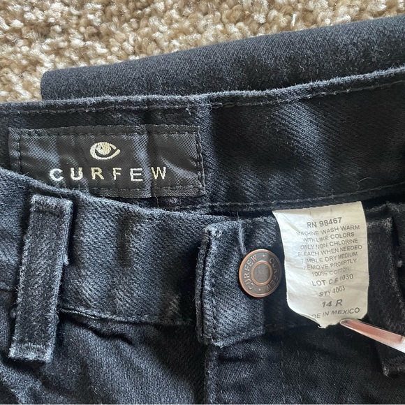 Vintage Curfew Tapered Jeans Girls 14 Slim (23x26) Black Distressed Cotton - Picture 2 of 16